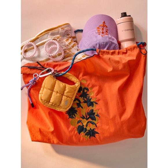 Free People Handbags - Free People Blooming Buti Bag.